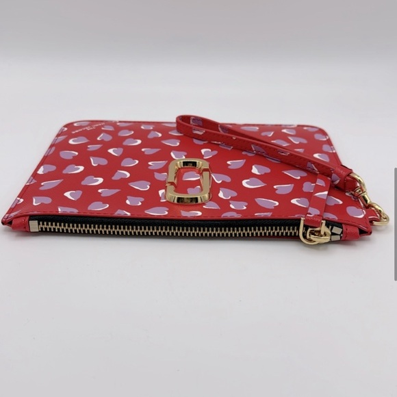 Marc Jacobs Snap Shot Heart Print Wristlet NWOT - Picture 6 of 9